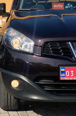 Позашляховик / Кросовер Nissan Qashqai 2012 в 