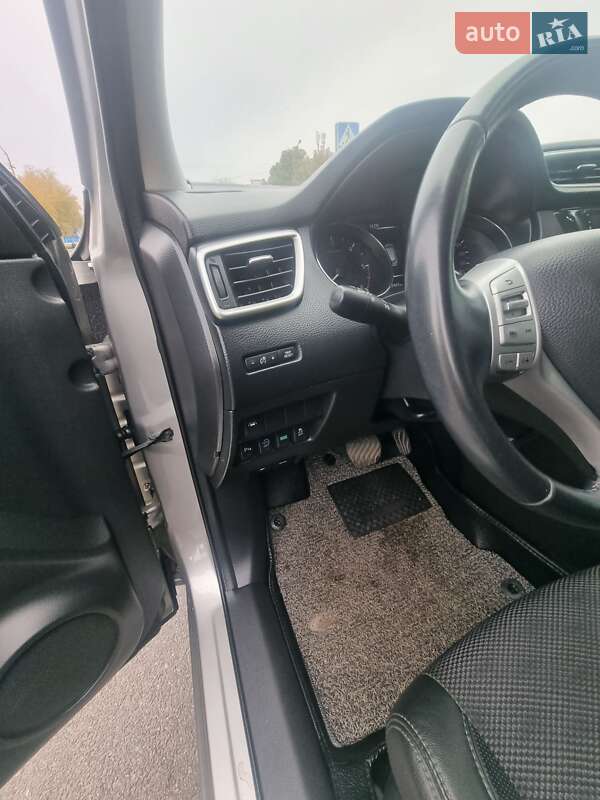 Внедорожник / Кроссовер Nissan Qashqai 2015 в Новомосковске