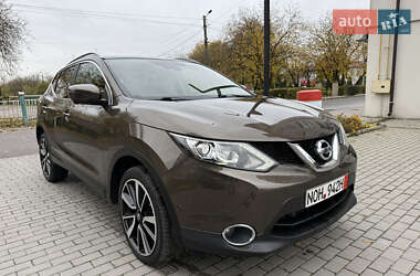 Внедорожник / Кроссовер Nissan Qashqai 2015 в 