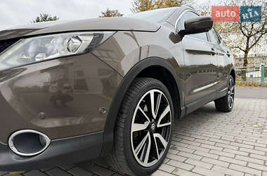 Внедорожник / Кроссовер Nissan Qashqai 2015 в 