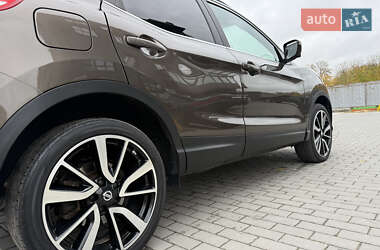 Внедорожник / Кроссовер Nissan Qashqai 2015 в 