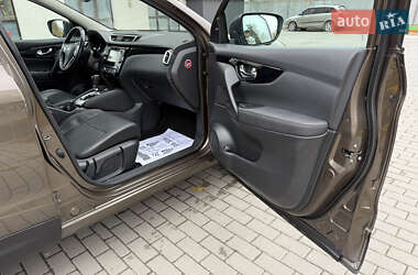 Внедорожник / Кроссовер Nissan Qashqai 2015 в 