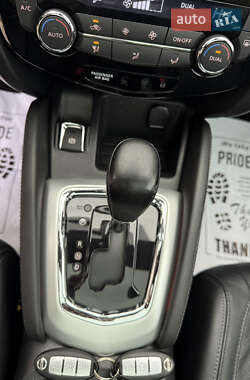 Внедорожник / Кроссовер Nissan Qashqai 2015 в 