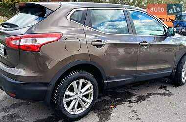 Внедорожник / Кроссовер Nissan Qashqai 2014 в 
