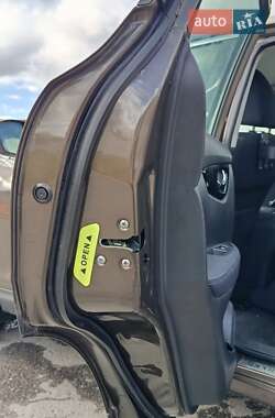 Внедорожник / Кроссовер Nissan Qashqai 2014 в 