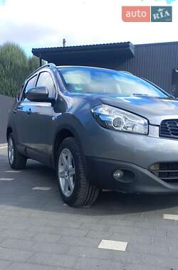 Позашляховик / Кросовер Nissan Qashqai 2011 в 