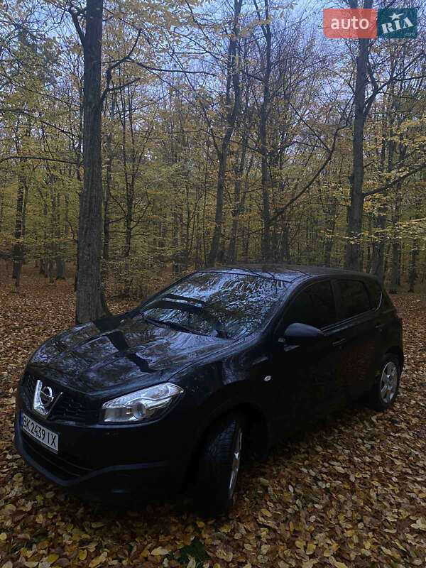 Внедорожник / Кроссовер Nissan Qashqai 2010 в Дубно