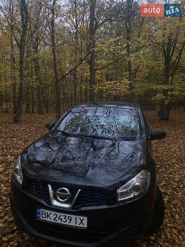 Внедорожник / Кроссовер Nissan Qashqai 2010 в Дубно