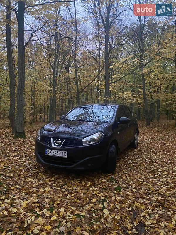 Внедорожник / Кроссовер Nissan Qashqai 2010 в Дубно