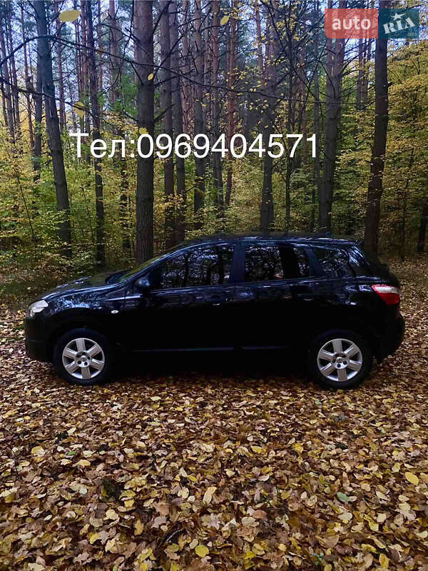 Внедорожник / Кроссовер Nissan Qashqai 2010 в Дубно