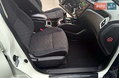 Внедорожник / Кроссовер Nissan Qashqai 2014 в 