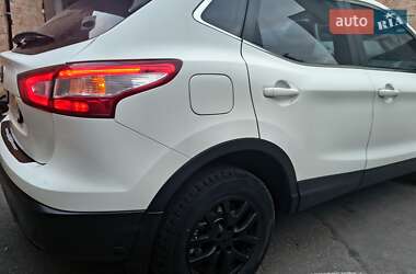 Внедорожник / Кроссовер Nissan Qashqai 2014 в 