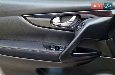 Внедорожник / Кроссовер Nissan Qashqai 2014 в 