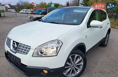 Внедорожник / Кроссовер Nissan Qashqai 2010 в 