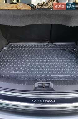Позашляховик / Кросовер Nissan Qashqai 2012 в 