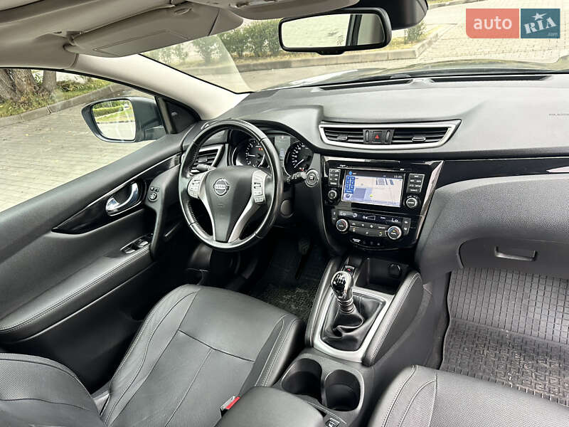 Позашляховик / Кросовер Nissan Qashqai 2016 в Луцьку