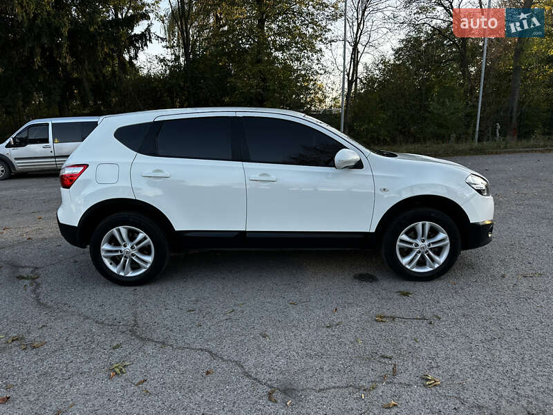 Внедорожник / Кроссовер Nissan Qashqai 2010 в Кицмани фото 16 Внедорожник / Кроссовер Nissan Qashqai 2010 в Кицмани