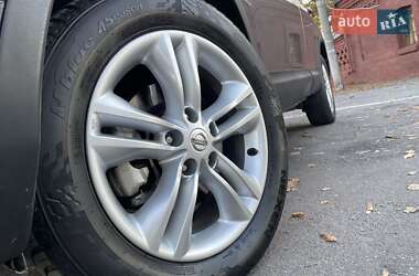 Внедорожник / Кроссовер Nissan Qashqai 2012 в 