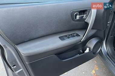 Внедорожник / Кроссовер Nissan Qashqai 2012 в 