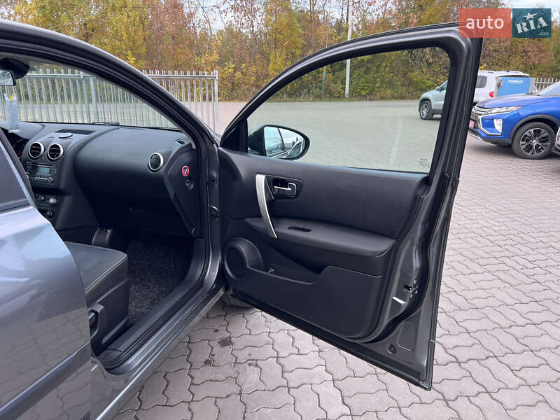 Внедорожник / Кроссовер Nissan Qashqai 2011 в Нововолынске