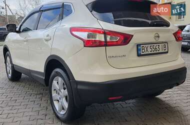 Внедорожник / Кроссовер Nissan Qashqai 2014 в 