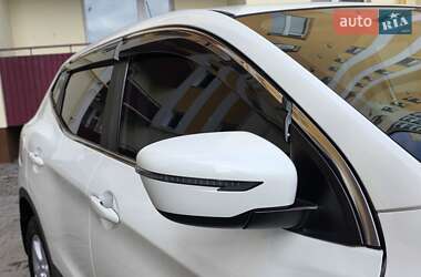 Внедорожник / Кроссовер Nissan Qashqai 2014 в 