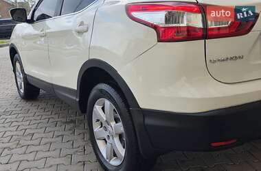 Внедорожник / Кроссовер Nissan Qashqai 2014 в 