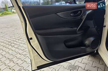 Внедорожник / Кроссовер Nissan Qashqai 2014 в 
