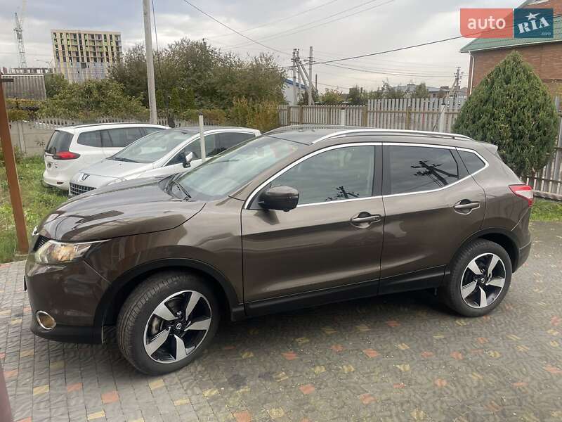 Позашляховик / Кросовер Nissan Qashqai 2015 в Луцьку фото Позашляховик / Кросовер Nissan Qashqai 2015 в Луцьку
