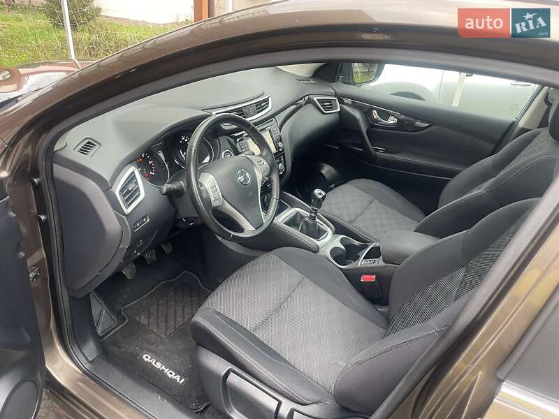 Позашляховик / Кросовер Nissan Qashqai 2015 в Луцьку фото 14 Позашляховик / Кросовер Nissan Qashqai 2015 в Луцьку