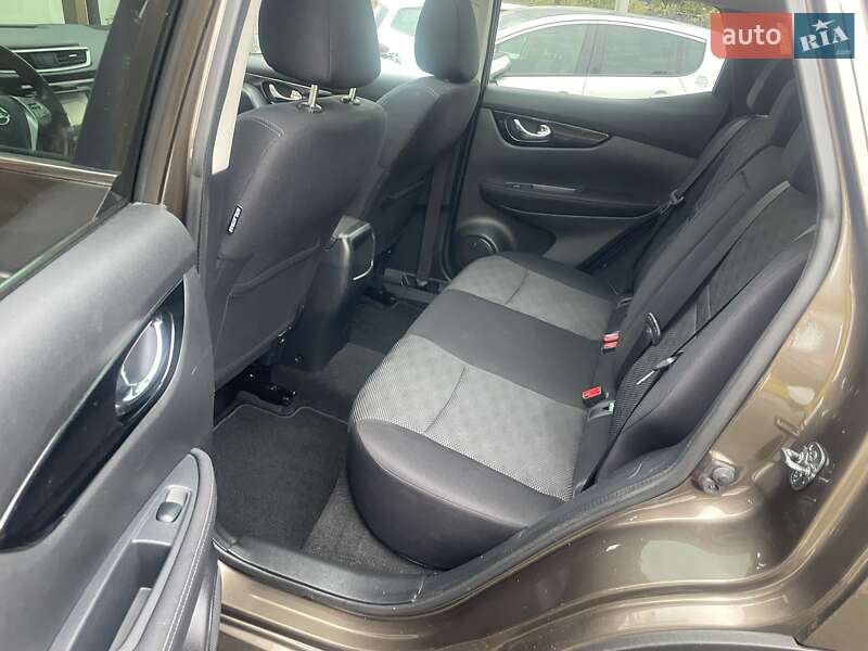 Позашляховик / Кросовер Nissan Qashqai 2015 в Луцьку фото 17 Позашляховик / Кросовер Nissan Qashqai 2015 в Луцьку