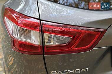 Внедорожник / Кроссовер Nissan Qashqai 2015 в 