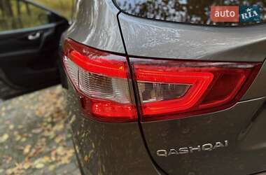 Внедорожник / Кроссовер Nissan Qashqai 2015 в 