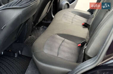 Позашляховик / Кросовер Nissan Qashqai 2012 в  фото 8 Позашляховик / Кросовер Nissan Qashqai 2012 в