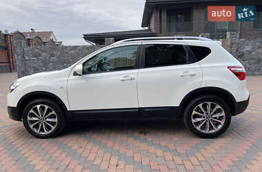 Внедорожник / Кроссовер Nissan Qashqai 2012 в 