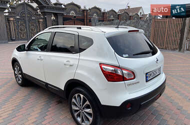 Внедорожник / Кроссовер Nissan Qashqai 2012 в 