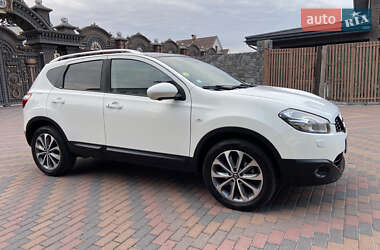 Внедорожник / Кроссовер Nissan Qashqai 2012 в 