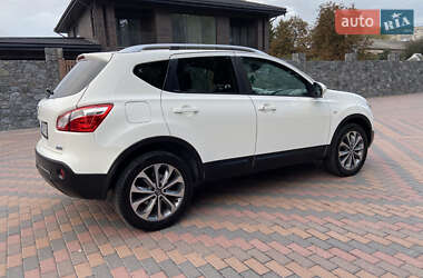 Внедорожник / Кроссовер Nissan Qashqai 2012 в 