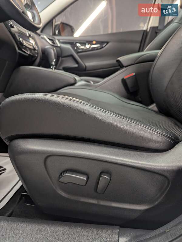 Позашляховик / Кросовер Nissan Qashqai 2015 в Тернополі фото 13 Позашляховик / Кросовер Nissan Qashqai 2015 в Тернополі