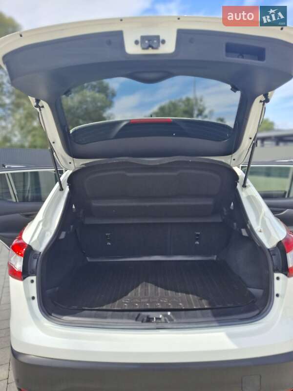 Внедорожник / Кроссовер Nissan Qashqai 2015 в Львове