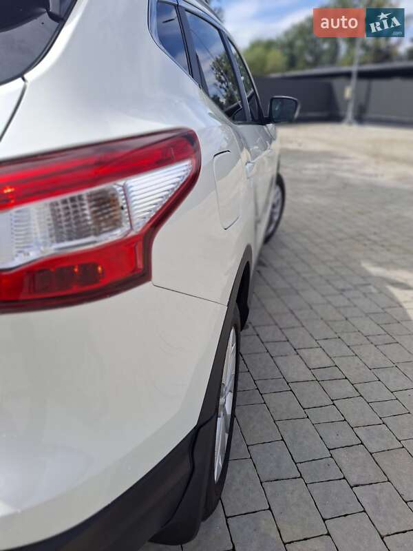 Внедорожник / Кроссовер Nissan Qashqai 2015 в Львове