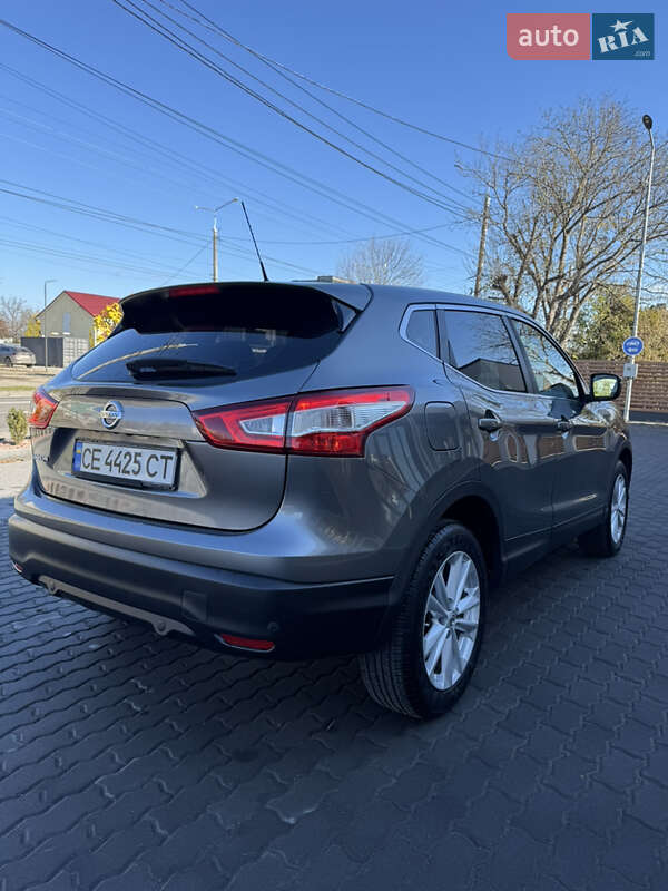 Внедорожник / Кроссовер Nissan Qashqai 2015 в Черновцах