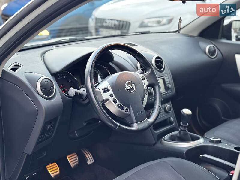 Внедорожник / Кроссовер Nissan Qashqai 2012 в Стрые