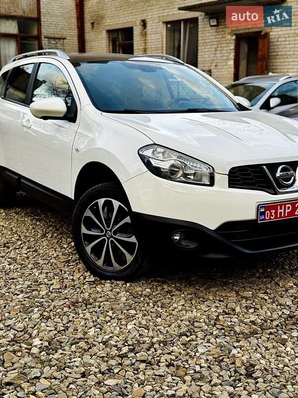 Внедорожник / Кроссовер Nissan Qashqai 2012 в Стрые