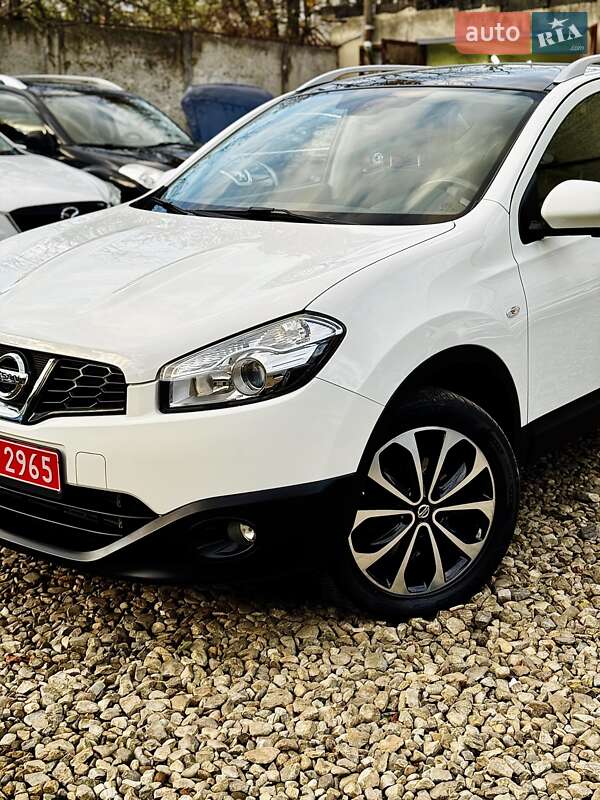 Внедорожник / Кроссовер Nissan Qashqai 2012 в Стрые
