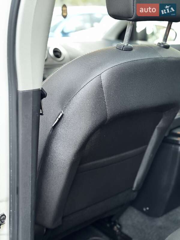 Внедорожник / Кроссовер Nissan Qashqai 2012 в Стрые