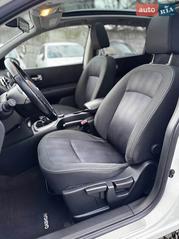 Внедорожник / Кроссовер Nissan Qashqai 2012 в Стрые