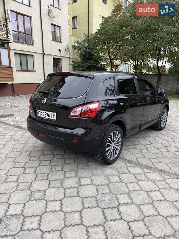 Внедорожник / Кроссовер Nissan Qashqai 2010 в Ровно
