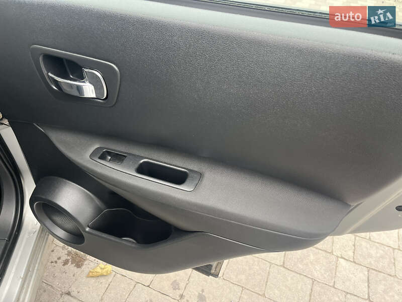 Позашляховик / Кросовер Nissan Qashqai 2008 в Сарнах