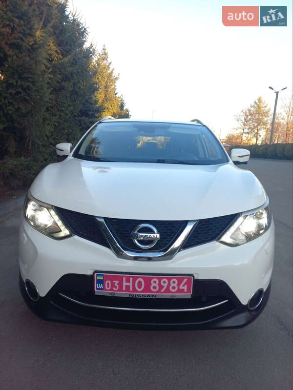 Позашляховик / Кросовер Nissan Qashqai 2015 в Тернополі фото 18 Позашляховик / Кросовер Nissan Qashqai 2015 в Тернополі